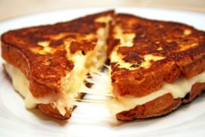 быстрый завтрак – гренки с сыром